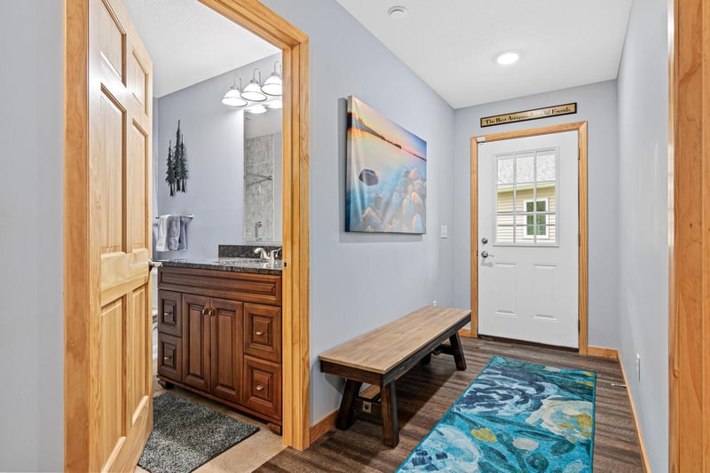 914 Cart Way Ln, Hinckley, MN 55037
