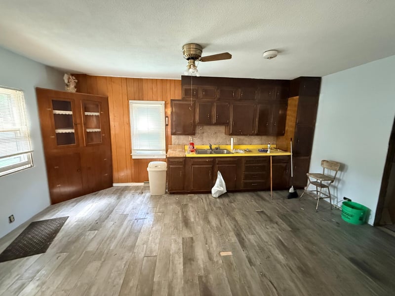 520 6th St, Walnut Grove, MN 56180