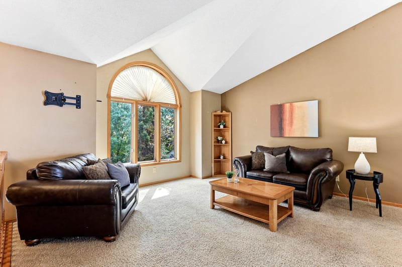 397 Viking Dr E, Little Canada, MN 55117