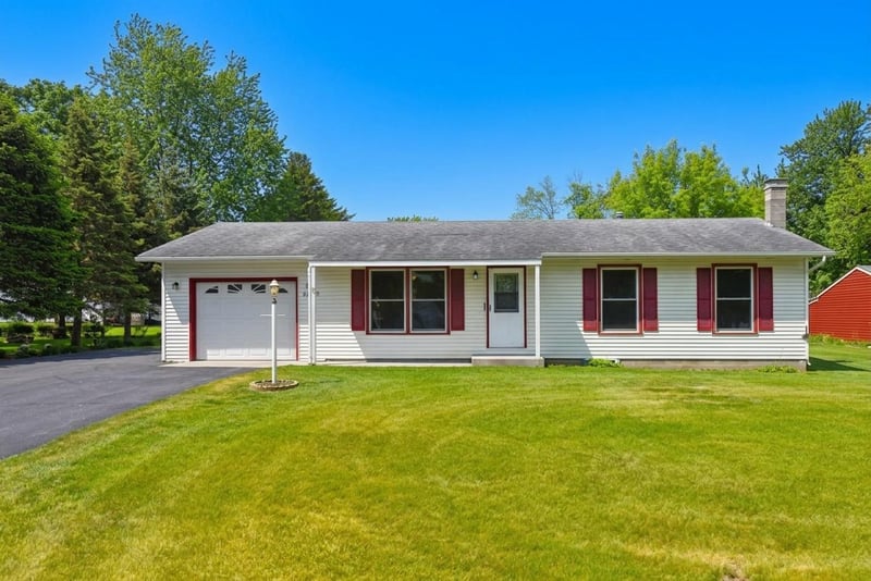 6286 Fairfax Trl, Warsaw, MN 55087