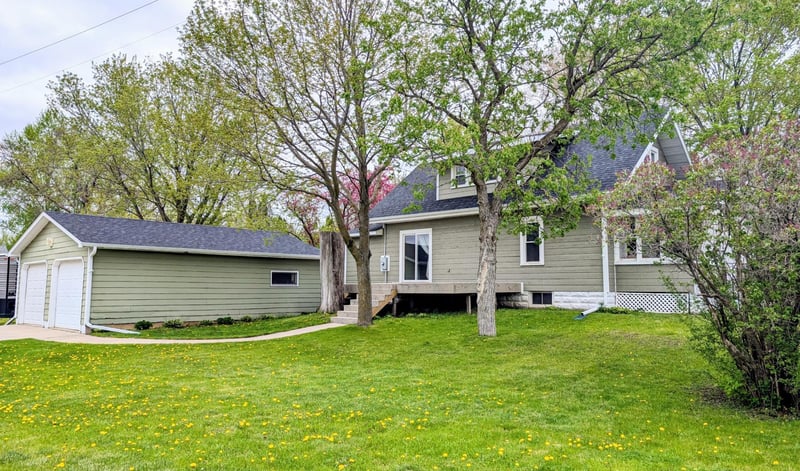 312 Kilburn St NW, Bertha, MN 56437