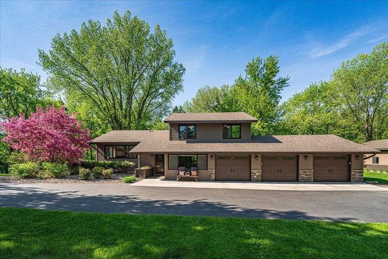 10665 Akron Ave, Inver Grove Heights, MN 55077