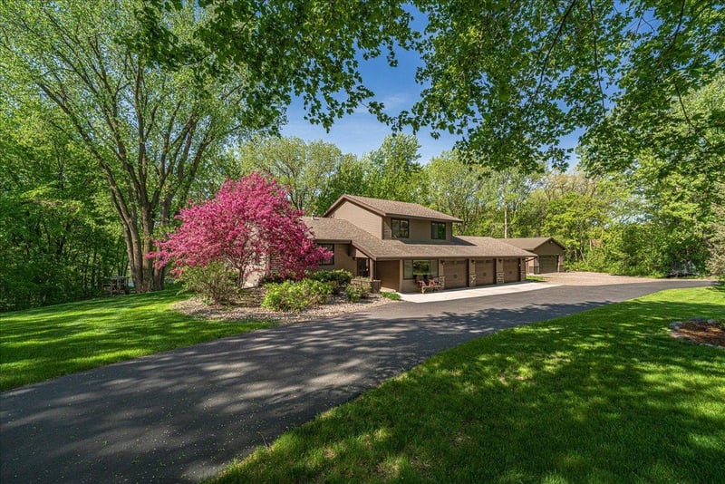 10665 Akron Ave, Inver Grove Heights, MN 55077