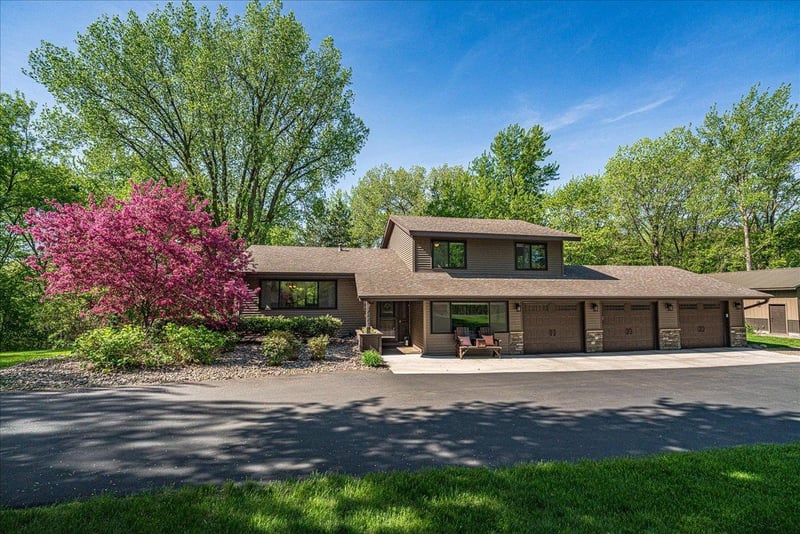 10665 Akron Ave, Inver Grove Heights, MN 55077