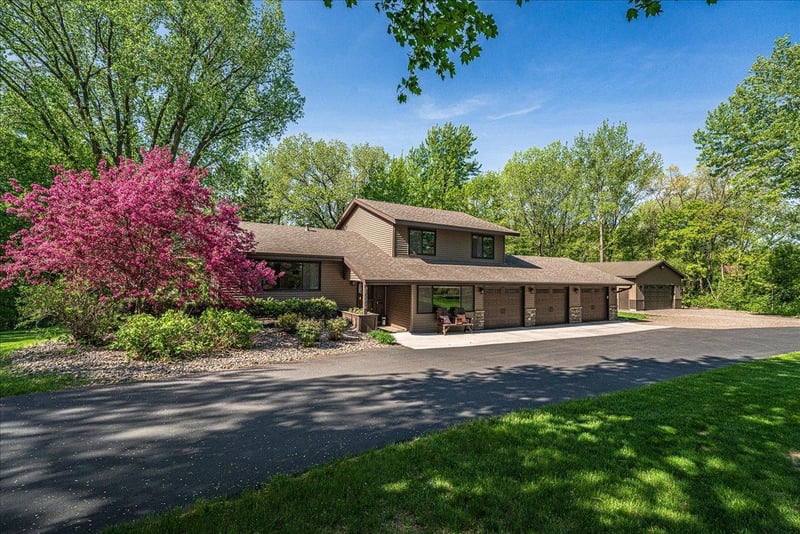 10665 Akron Ave, Inver Grove Heights, MN 55077