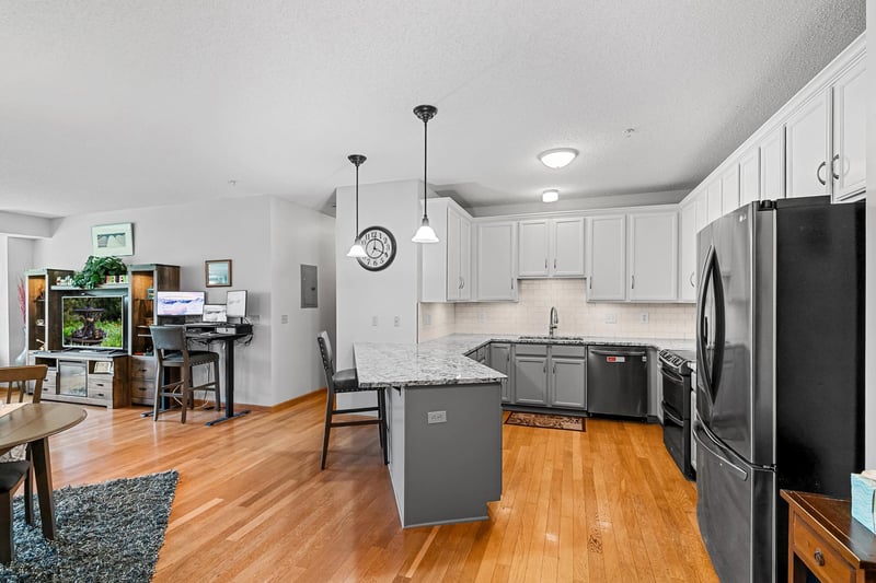 2530 E 34th St #210, Minneapolis, MN 55406