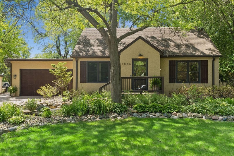 1866 Edgewater Ave, Arden Hills, MN 55112