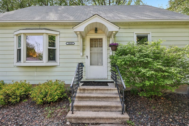30690 N Lakes Trl, Lindstrom, MN 55045