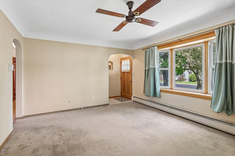 30690 N Lakes Trl, Lindstrom, MN 55045
