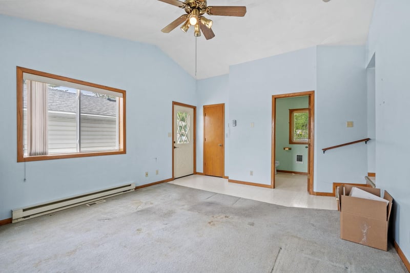 2445 16th Ave E, North Saint Paul, MN 55109