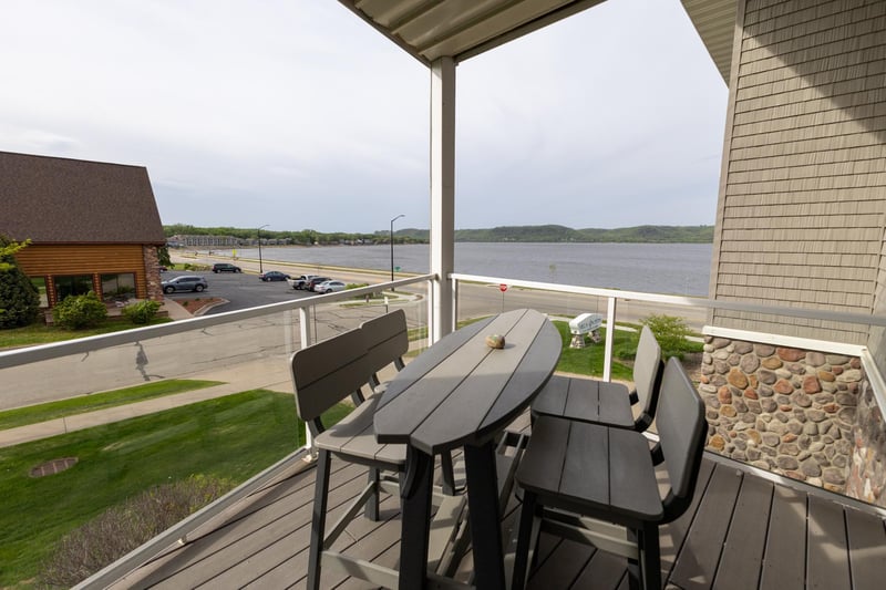 1215 N Lakeshore Dr #210, Lake City, MN 55041