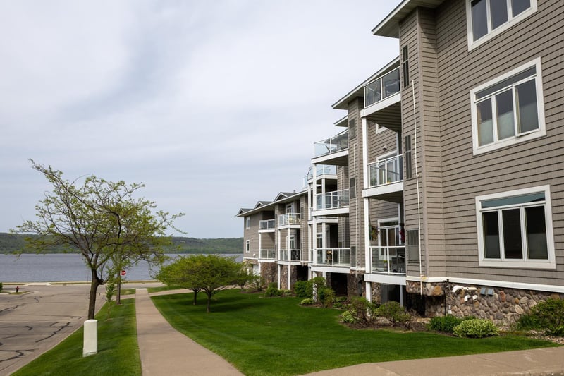 1215 N Lakeshore Dr #210, Lake City, MN 55041