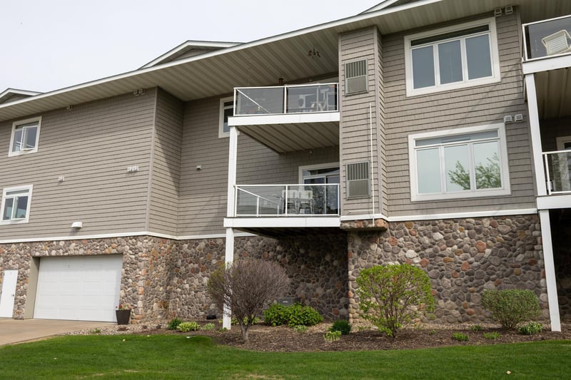 1215 N Lakeshore Dr #210, Lake City, MN 55041
