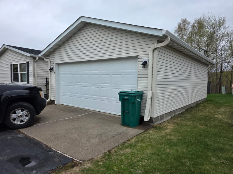 13 Spruce Dr, Duluth, MN 55810