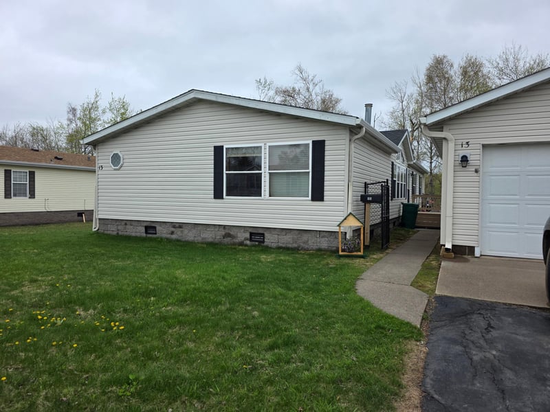 13 Spruce Dr, Duluth, MN 55810