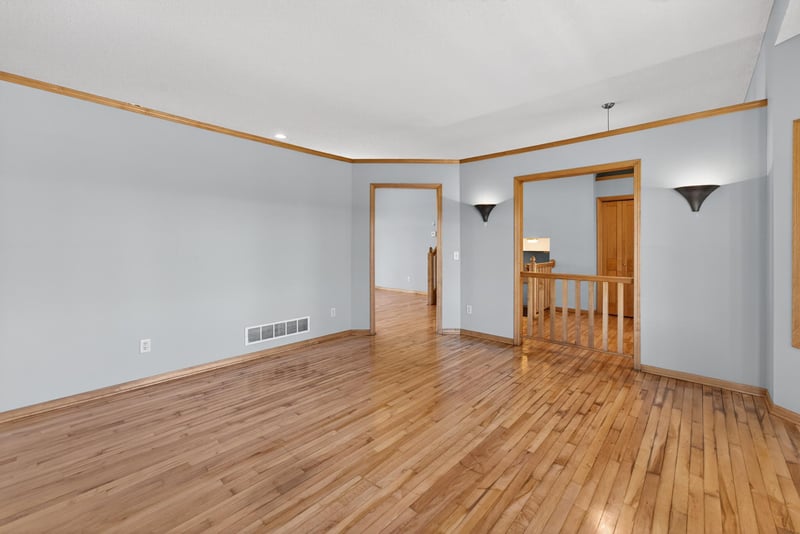101 Carriage Hill Dr E, Hinckley, MN 55037