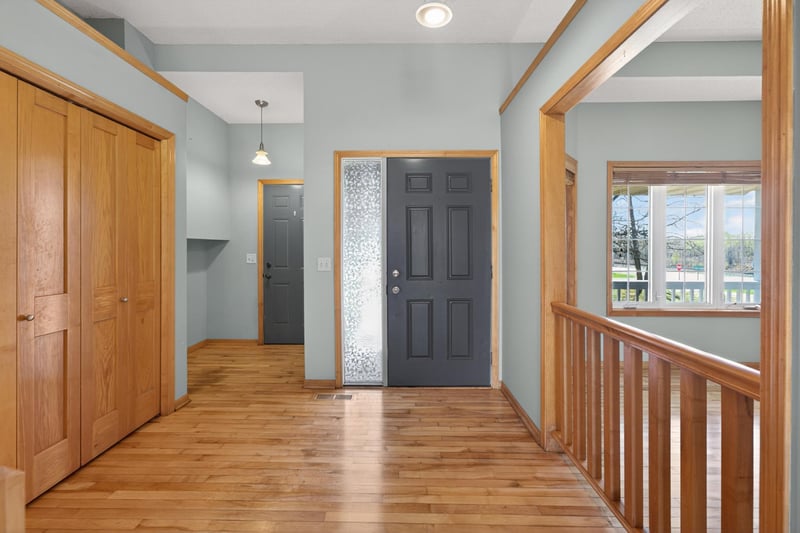 101 Carriage Hill Dr E, Hinckley, MN 55037