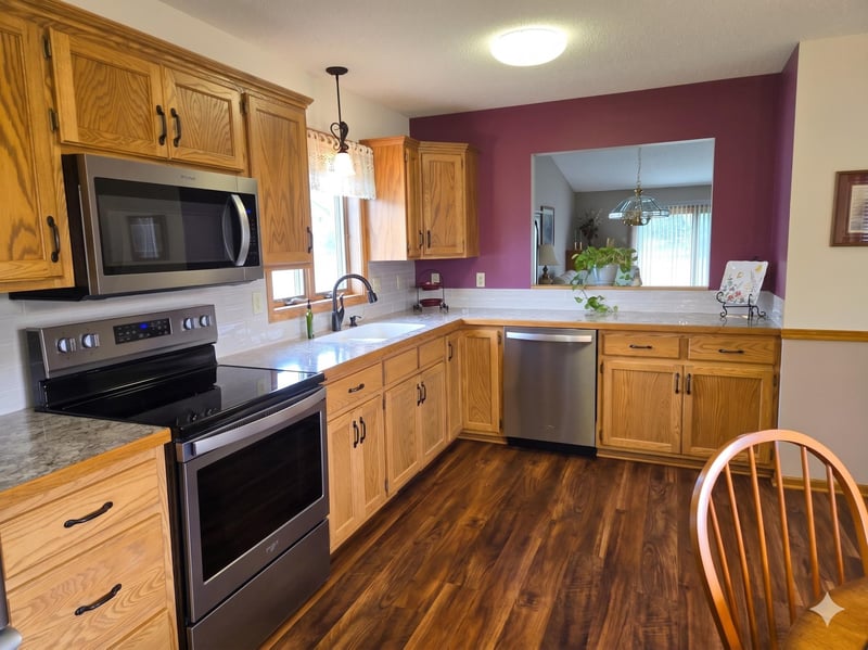 2126 Vierling Dr E, Shakopee, MN 55379