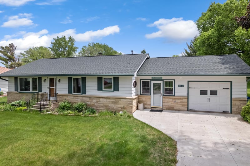 1366 Lorrai Dr, Winona, MN 55987