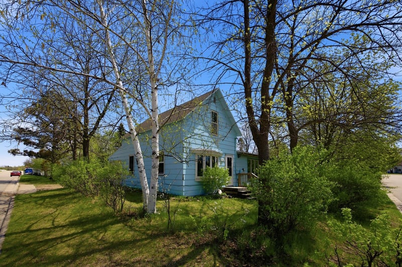 201 E Oak Ave, Frazee, MN 56544