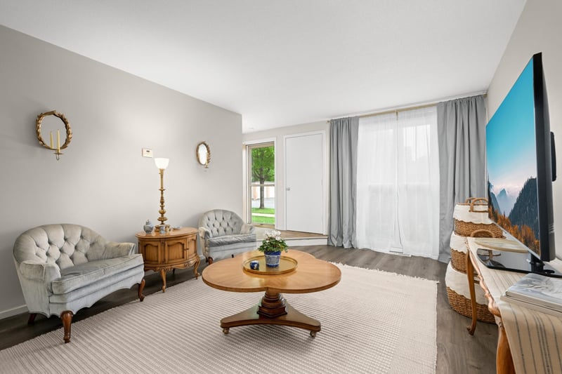 6373 Barrie Rd, Edina, MN 55435