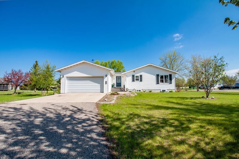 720 6th Dr NW, Perham, MN 56573