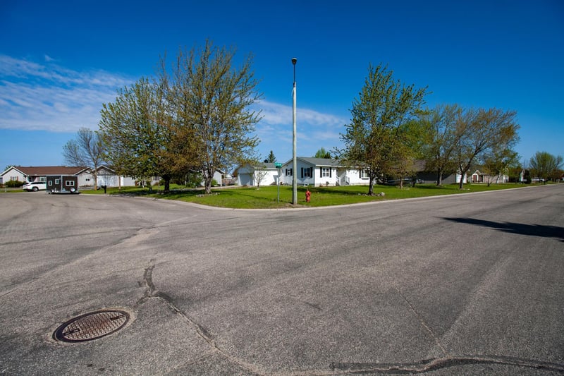 720 6th Dr NW, Perham, MN 56573