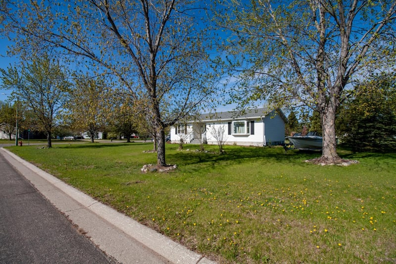 720 6th Dr NW, Perham, MN 56573