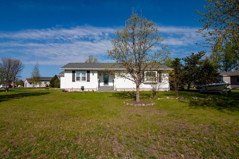 720 6th Dr NW, Perham, MN 56573