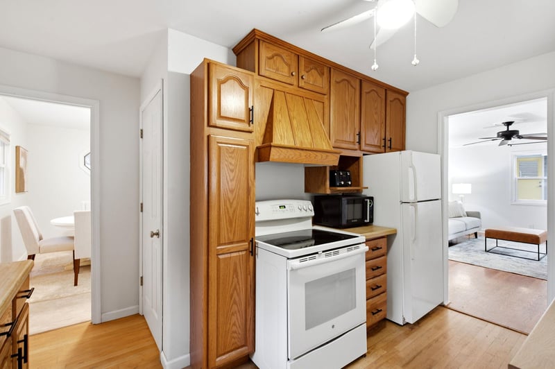 319 Van Buren Ave S, Hopkins, MN 55343