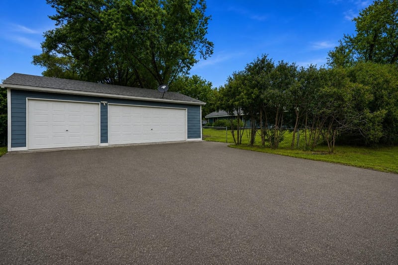 10200 Redwood St NW, Coon Rapids, MN 55433