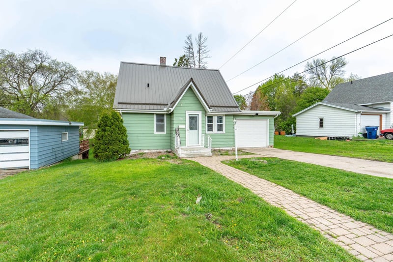 1119 N Lake St, Fergus Falls, MN 56537