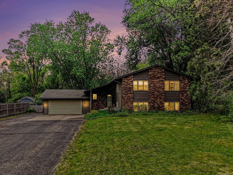 16011 3rd St N, Lakeland, MN 55043