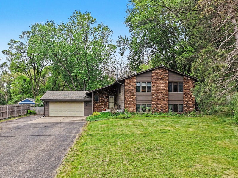 16011 3rd St N, Lakeland, MN 55043