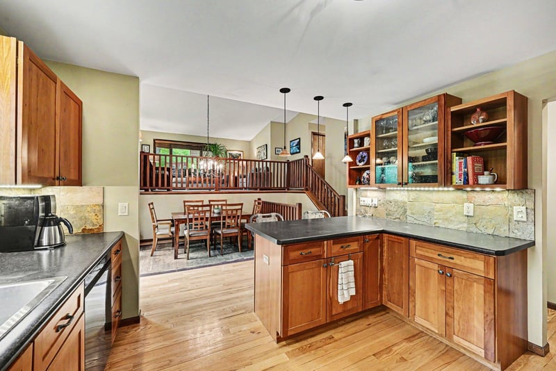 16011 3rd St N, Lakeland, MN 55043