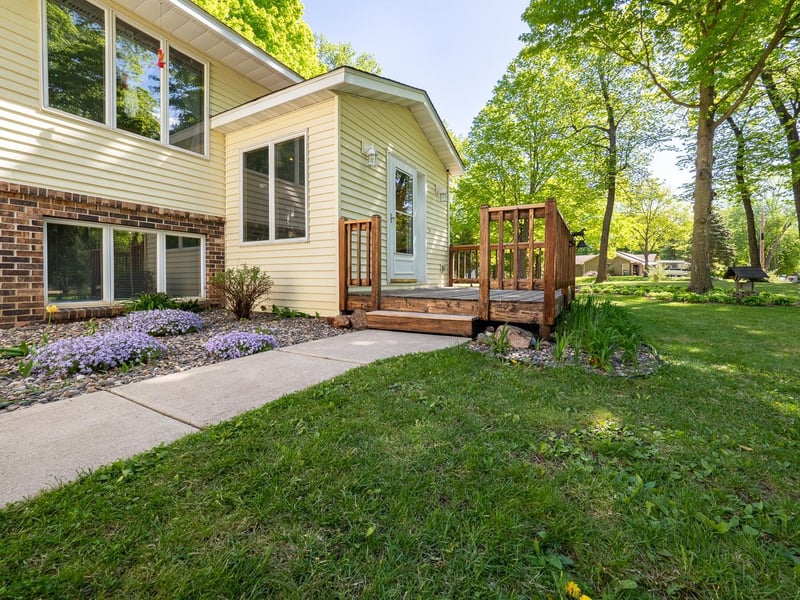 13922 68th St NW, Annandale, MN 55302