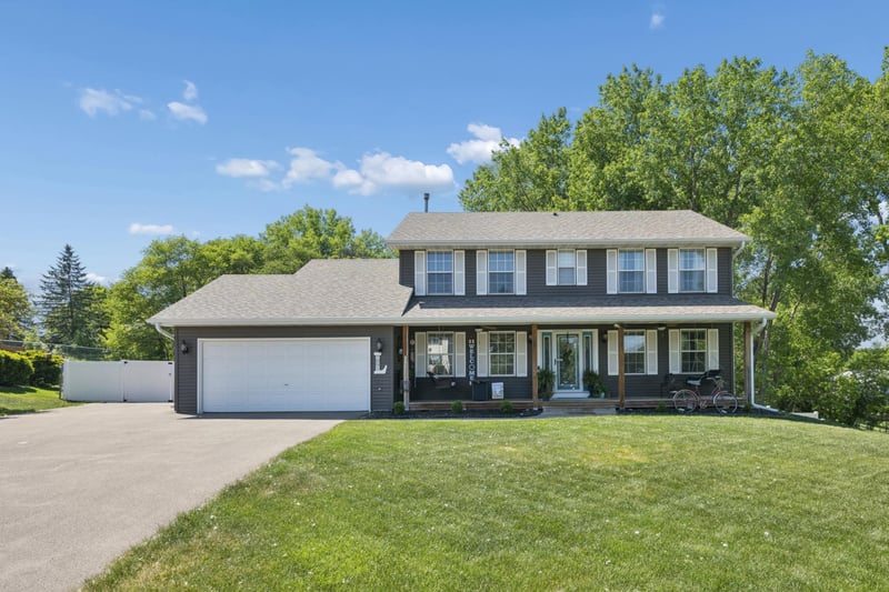 7891 Claiborne Ln, Inver Grove Heights, MN 55076
