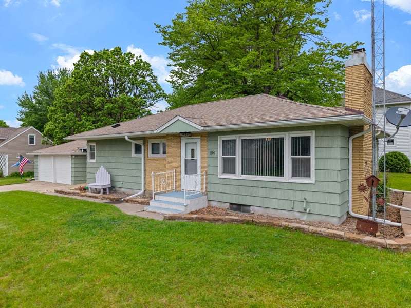 150 2nd Ave SE, Plainview, MN 55964