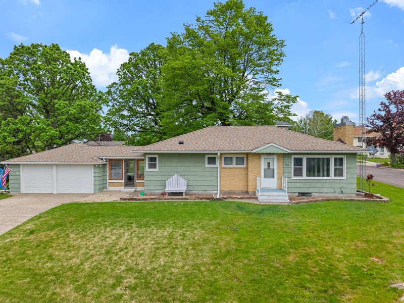 150 2nd Ave SE, Plainview, MN 55964