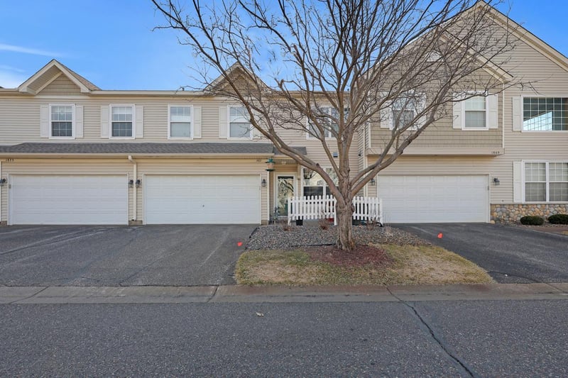 1871 Wildflower Ct, Shoreview, MN 55126