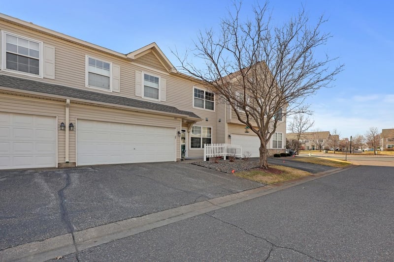1871 Wildflower Ct, Shoreview, MN 55126