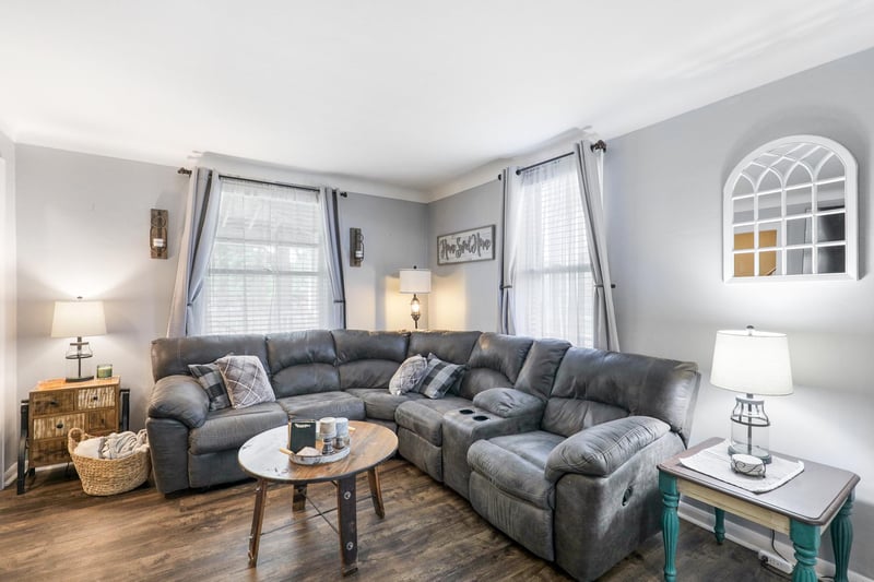 578 Tipton Ave NW, Elk River, MN 55330