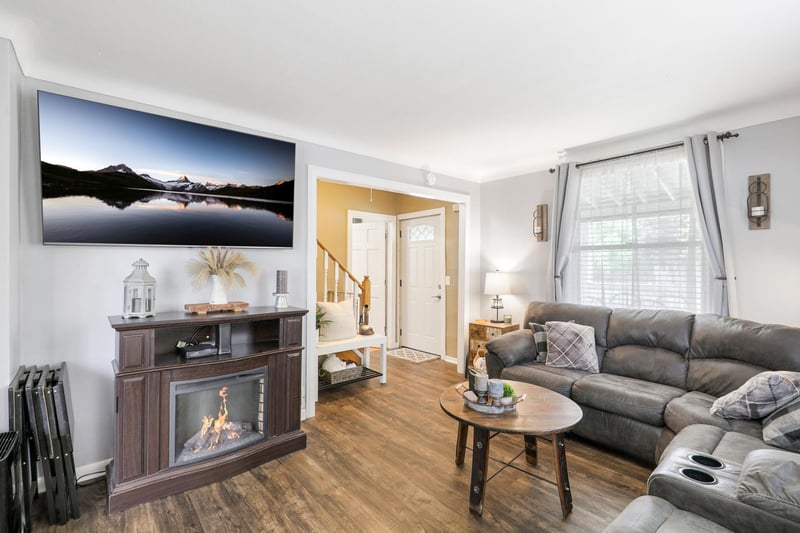 578 Tipton Ave NW, Elk River, MN 55330