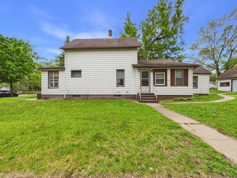 903 8th Ave S, Saint Cloud, MN 56301