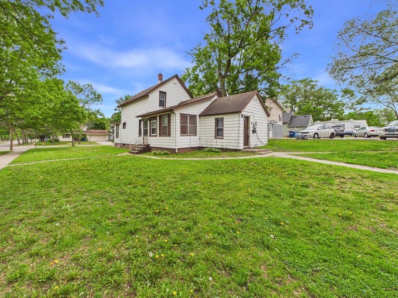903 8th Ave S, Saint Cloud, MN 56301