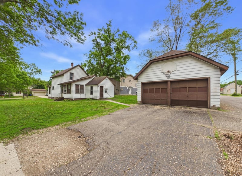 903 8th Ave S, Saint Cloud, MN 56301