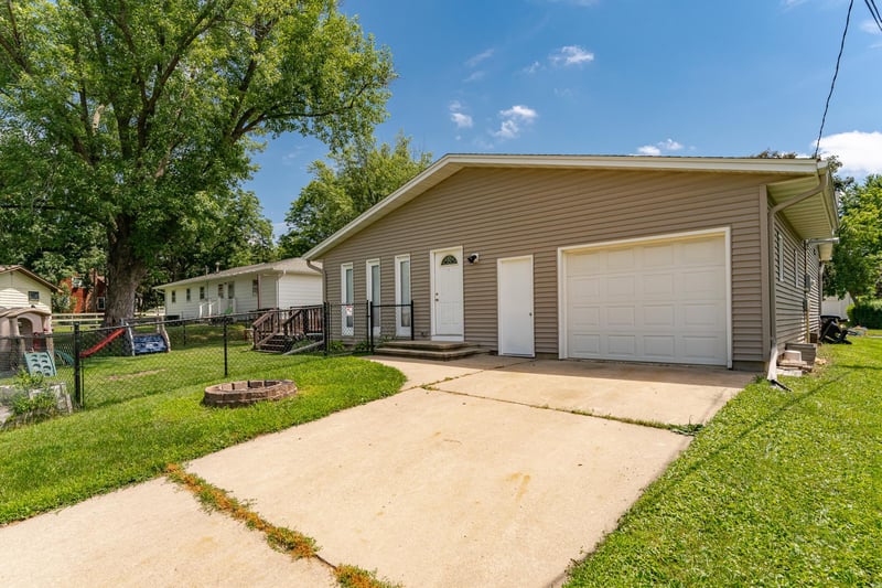 213 Division St NE, Chatfield, MN 55923