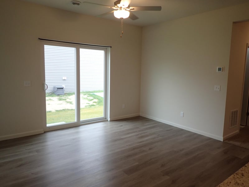 39872 Fallbrook Ave, North Branch, MN 55056