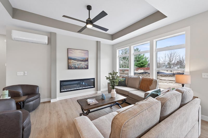 1225 Honeysuckle Ln, Cambridge, MN 55008