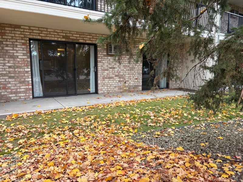 10401 Cedar Lake Rd #215, Minnetonka, MN 55305